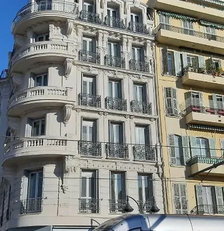 Lou Nidou, Centre