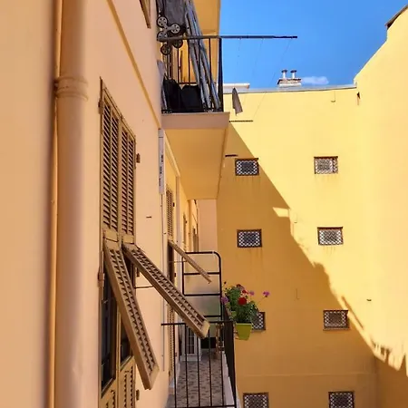 Lou Nidou, Centre Apartamento Niza